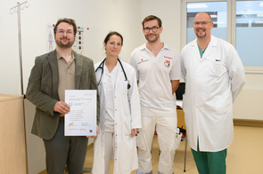 Am Bild von links: DGKP Rupert Sonnleitner (Pain Nurse), OÄ Dr. Eva Neuhierl (Schmerztherapeutin), OA Dr. Michael Niedermair (Leiter der Schmerzambulanz) und Prim. Dr. Florian Neuhierl (Abteilungsleiter Anästhesie)