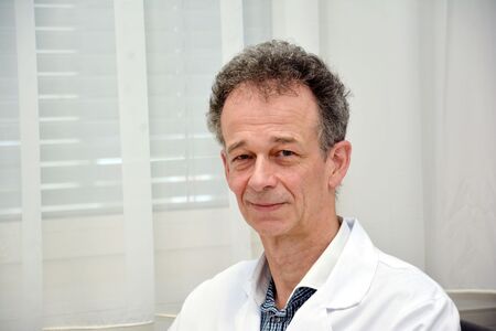 Prim. Univ.-Prof. Dr. Hans Geinitz, Leiter der Abteilung für Radioonkologie am Ordensklinikum Linz Barmherzige Schwestern