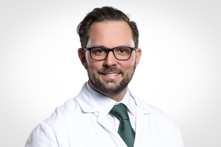 Prim. Prof. DDr. Reinhold Ortmaier, Leiter der Abteilung Orthopädie am Ordensklinikum Linz Barmherzige Schwestern