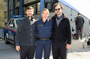 Julia Koschitz mit Kameramann Adrian Bidron (links) und Regisseur Daniel Prochaska