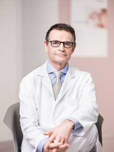 Prim. Univ.‐Prof. Dr. Klaus Reisenberger, Leiter der Abteilung für Frauenheilkunde und  Geburtshilfe, Klinikum Wels‐Grieskirchen 