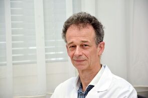 Prim. Univ.-Prof. Dr. Hans Geinitz, Leiter der Abteilung für Radioonkologie am Ordensklinikum Linz Barmherzige Schwestern