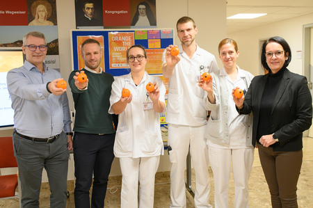 Personalleiter Mag. Christian Kneidinger, Verwaltungsdirektor Maximilian Kraus, MA, Anna-Theresa Eder, BA, Maximilian Weitenhillinger, BSc, Mag. Gudrun Pointner (alle Gewaltschutzgruppe St. Josef) und Pflegedirektorin Gerlinde Bermannschlager, MSc.