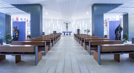 Der Gedenkgottesdienst findet in der Krankenhauskapelle der  Barmherzigen Schwestern Ried statt. 