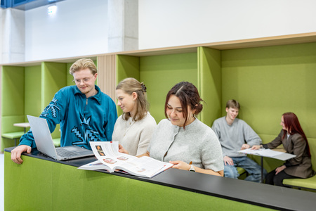 Auszubildende am Vinzentinum 2025