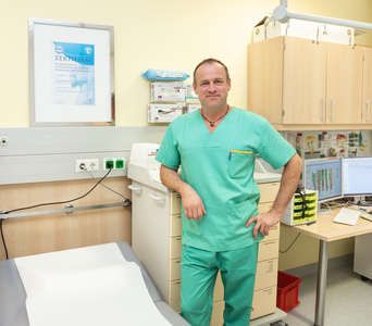 Ordensklinikum Linz OA Dr. Klemens Rohregger, Leiter des Peritonealkarzinosezentrums am Ordensklinikum Linz Barmherzige Schwestern