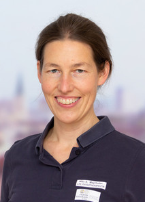 Susanne Mayrhofer MSc, leitende Physiotherapeutin am Institut für physikalische Medizin & Rehabilitation am Ordensklinikum Linz Elisabethinen