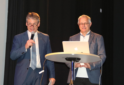Prim. Univ. Prof. Dr. Johann Auer und OA Dr. Franz Gurtner (rechts)