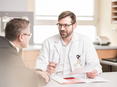 Klinikum Wels-Grieskirchen / Robert Maybach Vorsorge rettet Leben: Männer ab 45 Jahren regelmäßig zum Check-up beim Urologen – bei familiärer Vorbelastung schon ab 40.