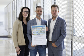 Pflegedirektorin Georgine Gattermayr, MBA, Leiter des innerbetrieblichen Netzwerks Mobilität, Ing. Andreas Füreder, MA und Betriebsdirektor Claus Hager, MBA MSc