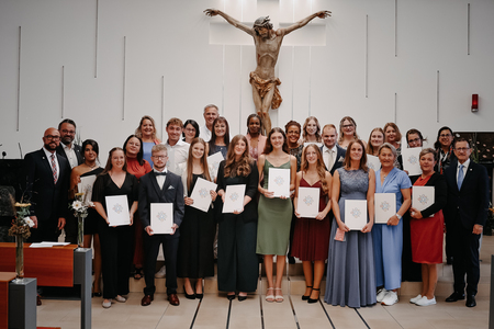 Krankenhausvorstand, Direktor Pagani und die Absolventen*innen 2025