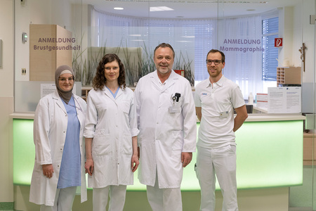 Radiologietechnologin Vanesa Nuhanovic, MUDr. Natalia Ondkova, EDiR, OA Dr. Peter Spöttl und OA Dr. Georg Hödl