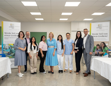 Ordensklinikum Linz  Beim Besuch am Vinzentinum, der Schule für Gesundheits- und Krankenpflege am Ordensklinikum Linz